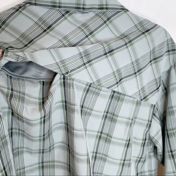 EMS Eastern Mountain Sport  Long Sleeve Vented Button Down Shirt  MEDIUM - Picture 4 of 7